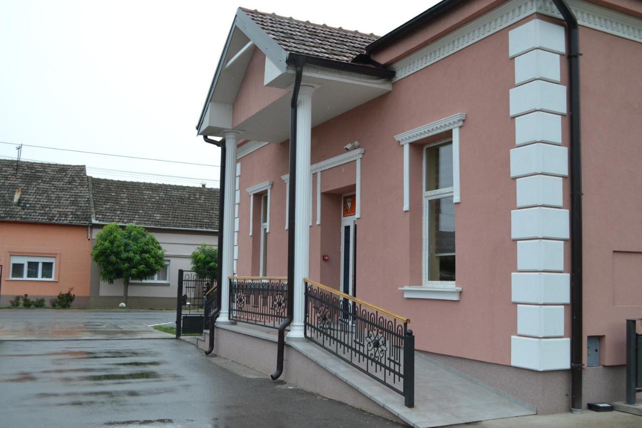 Sobe Sova Kikinda Hotel Kültér fotó