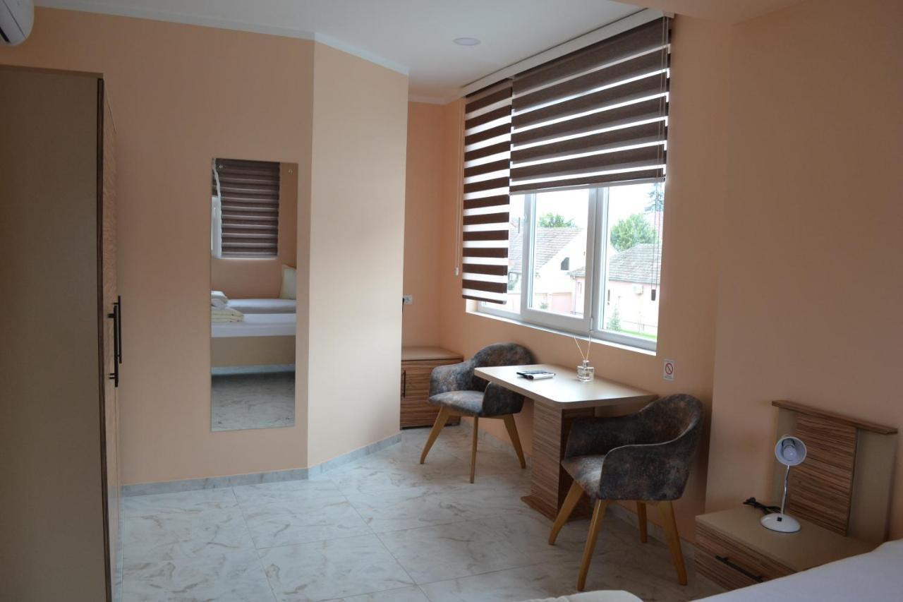 Sobe Sova Kikinda Hotel Kültér fotó